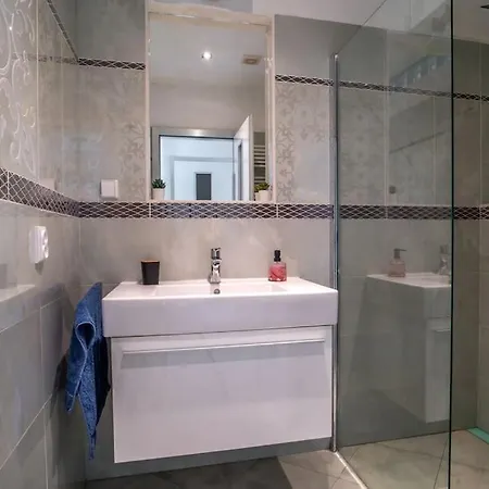 Апартаменты Cozy 2-bedroom Братислава