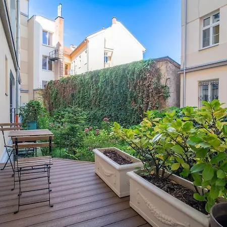 Cozy 2-bedroom Appartement *