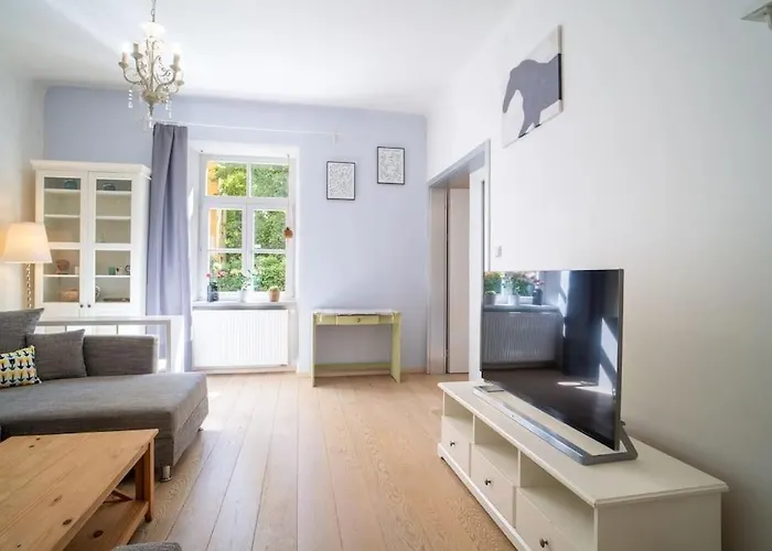 Cozy 2-bedroom Братислава