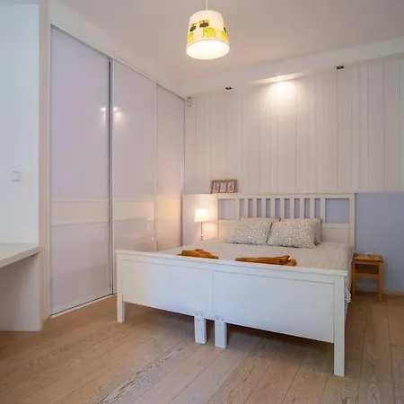 Cozy 2-bedroom Apartmán *