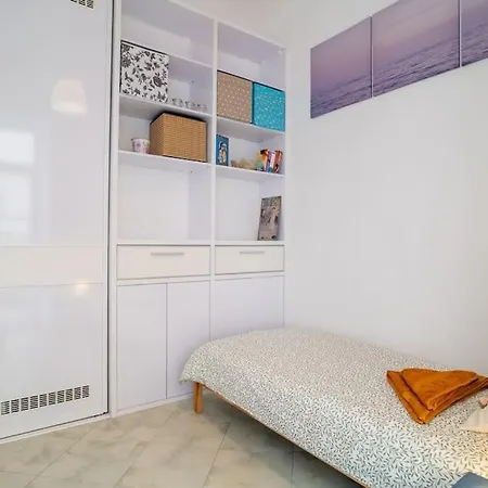 Διαμέρισμα Cozy 2-bedroom Μπρατισλάβα